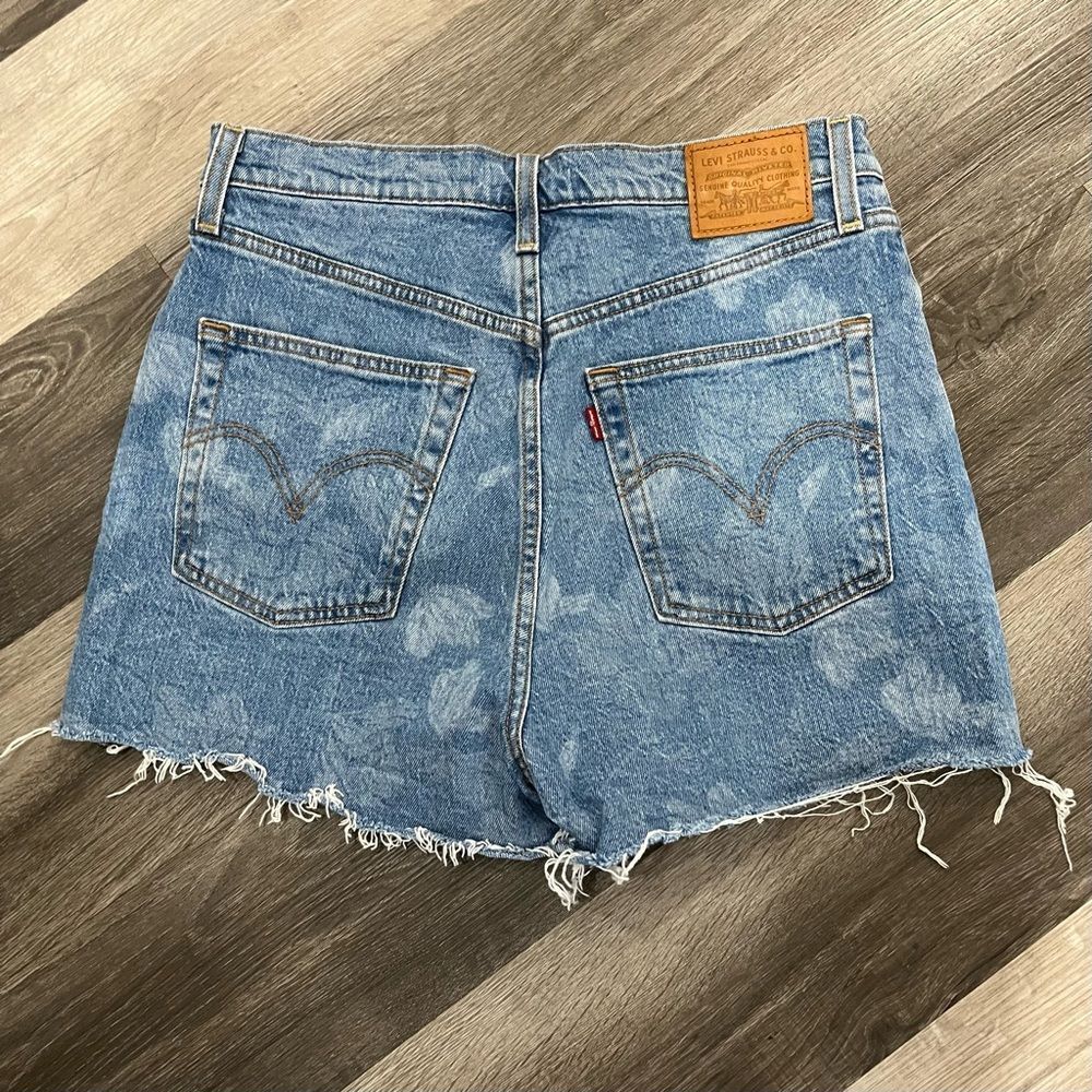 Levi’s floral print shorts with raw hem size 30 - Picture 8 of 9